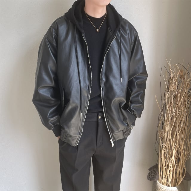 【予約販売】ブルゾン アウター ジップアップ レザー 革ジャン フード付 ドッキング ブラック ジャケット ショート丈 メンズ カジュアル 男前 こなれ感 お洒落 韓国 トレンド 秋 冬 M/L/XL/2XL