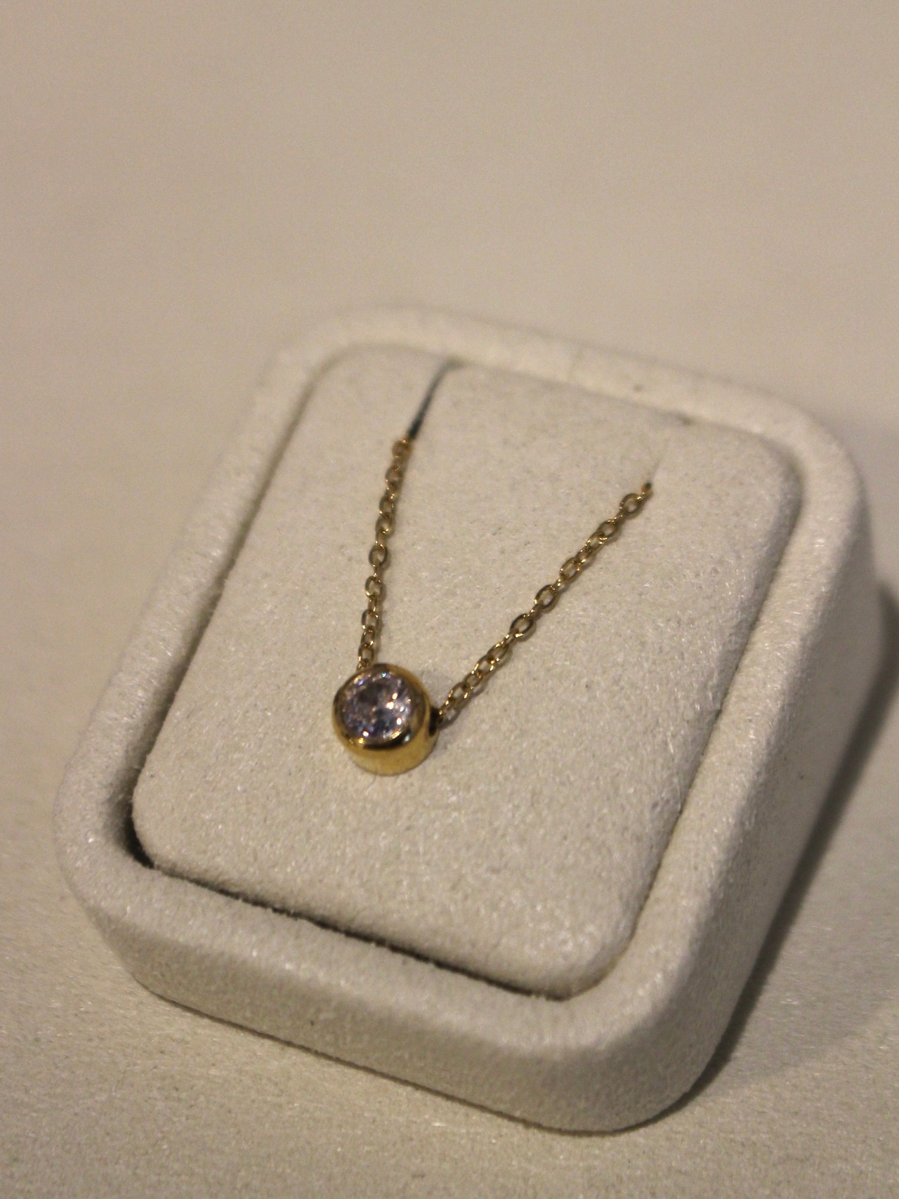 Zirconia stone necklace