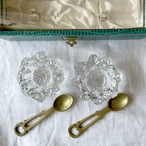 スパイス入れ　塩コショウ　クリスタル小物入れ　スプーン付き  ガラス小物　真鍮　19twa28