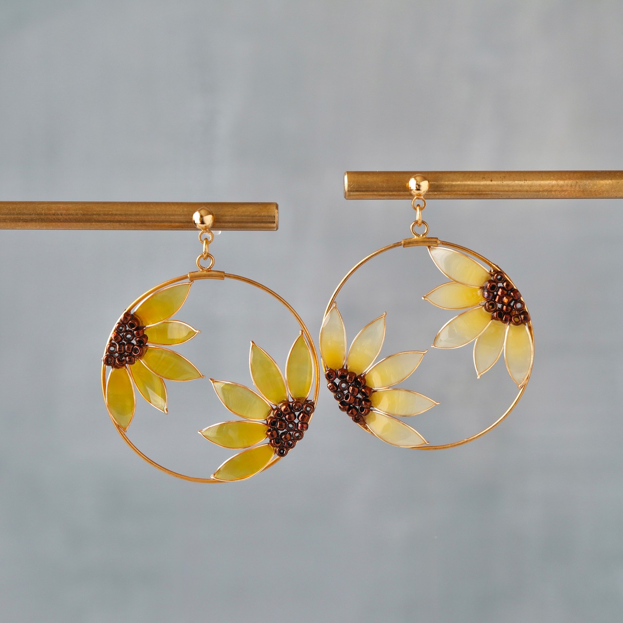 額縁の中の向日葵 | Sunflower Earrings