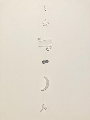 モビールs 透明の猫や月