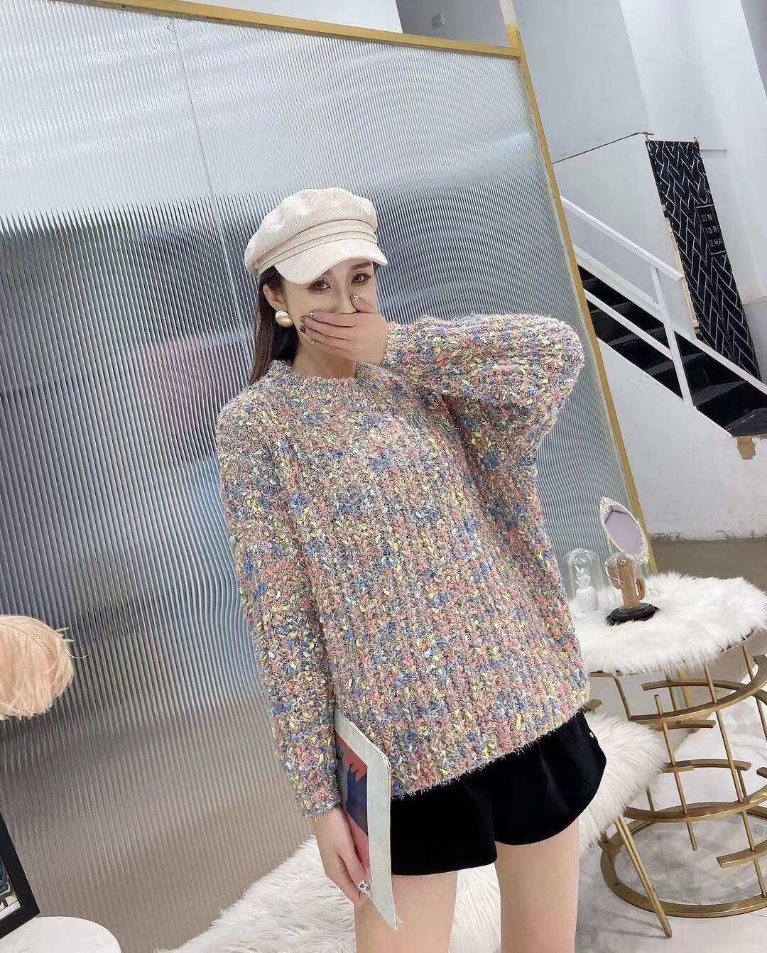 ラウンドネックニット