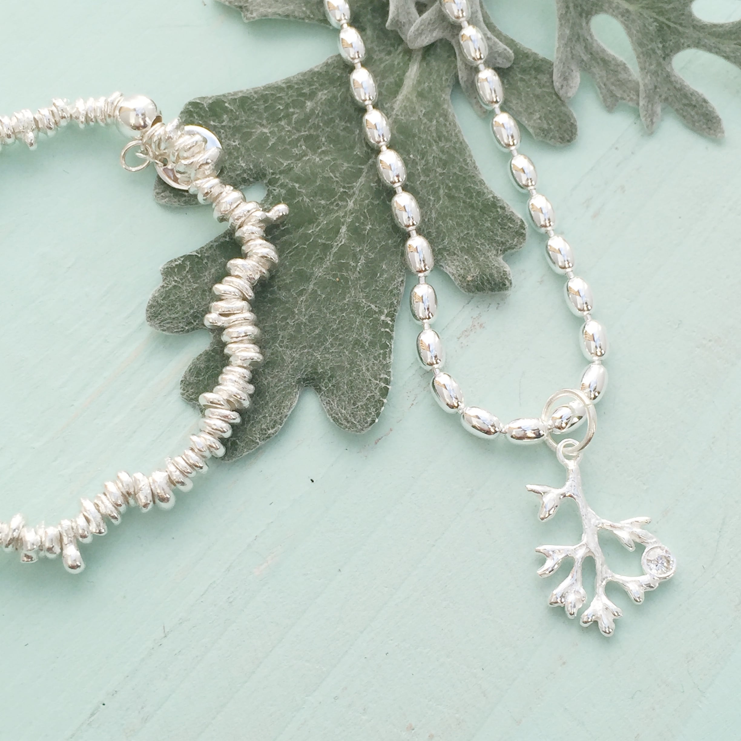 ラスト1！】シルバー ビーズ ブレスレット (ゴムが伸びます