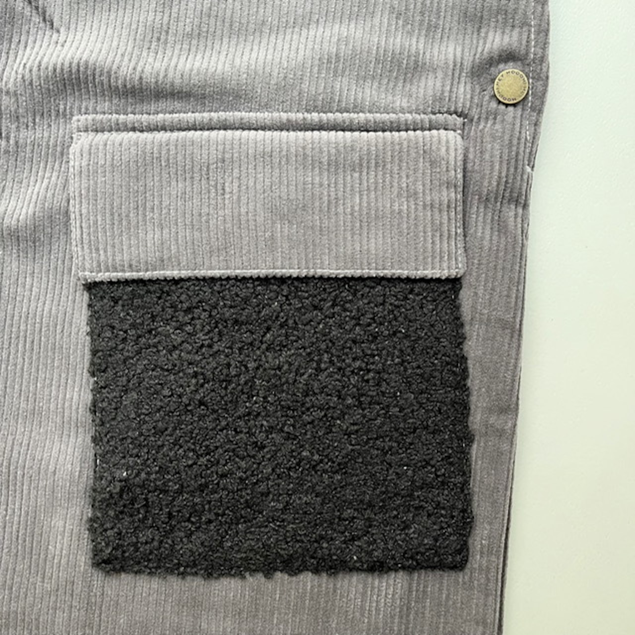 【そっと繋がる。】服ごと自分を説明するコーデュロイ 猫　ゆるだぼサロペット【全身で個性主張 - 9