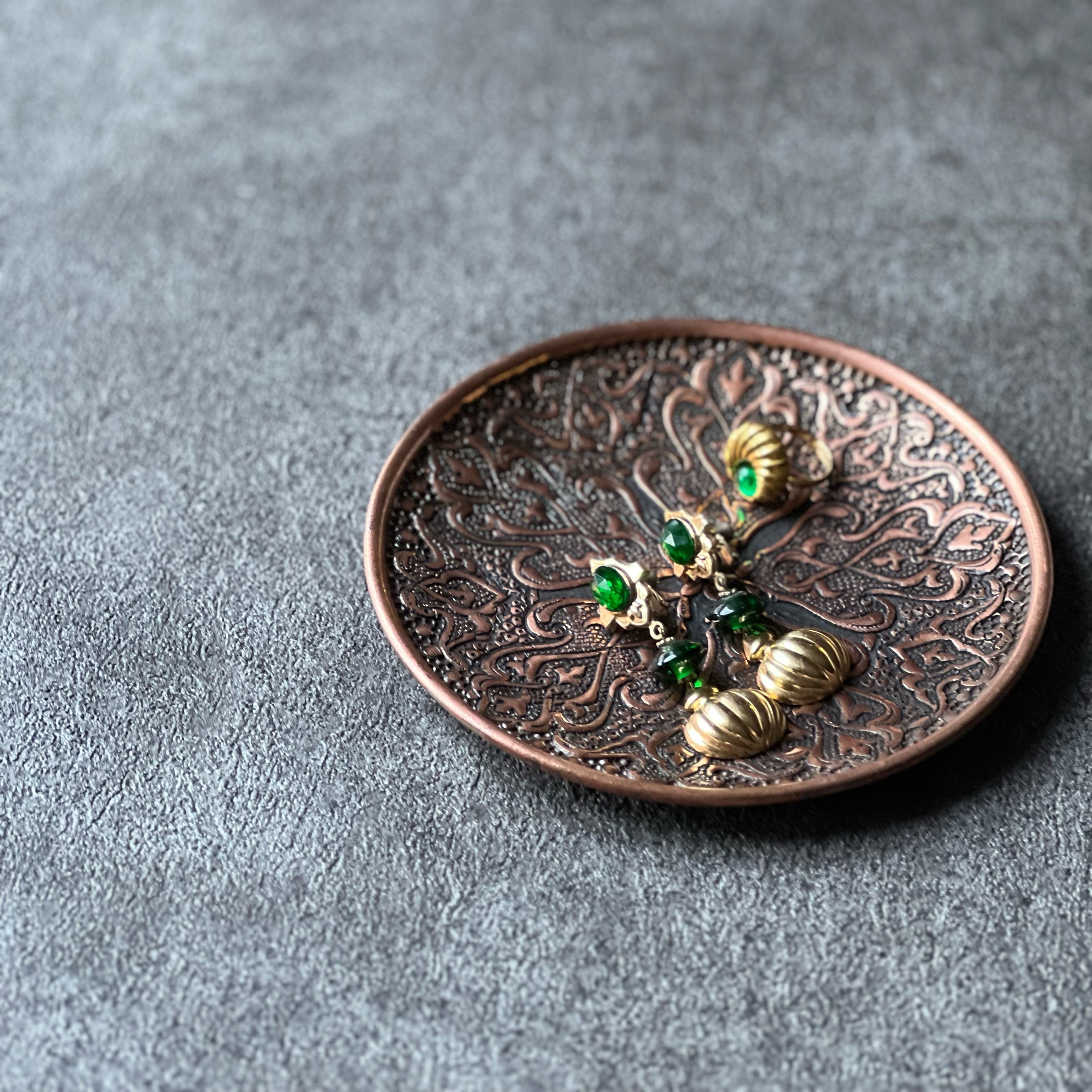 ペルシャの銅皿（ガラムザニー）Φ15cm 飾り皿 トレイ【GHALAM ZANI
