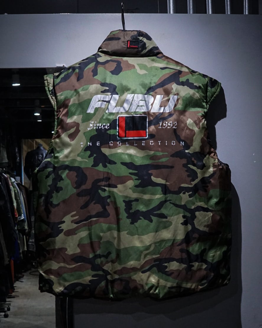 add (C) vintage】“FUBU” Camo × Black Reversible Down Vest | Caka