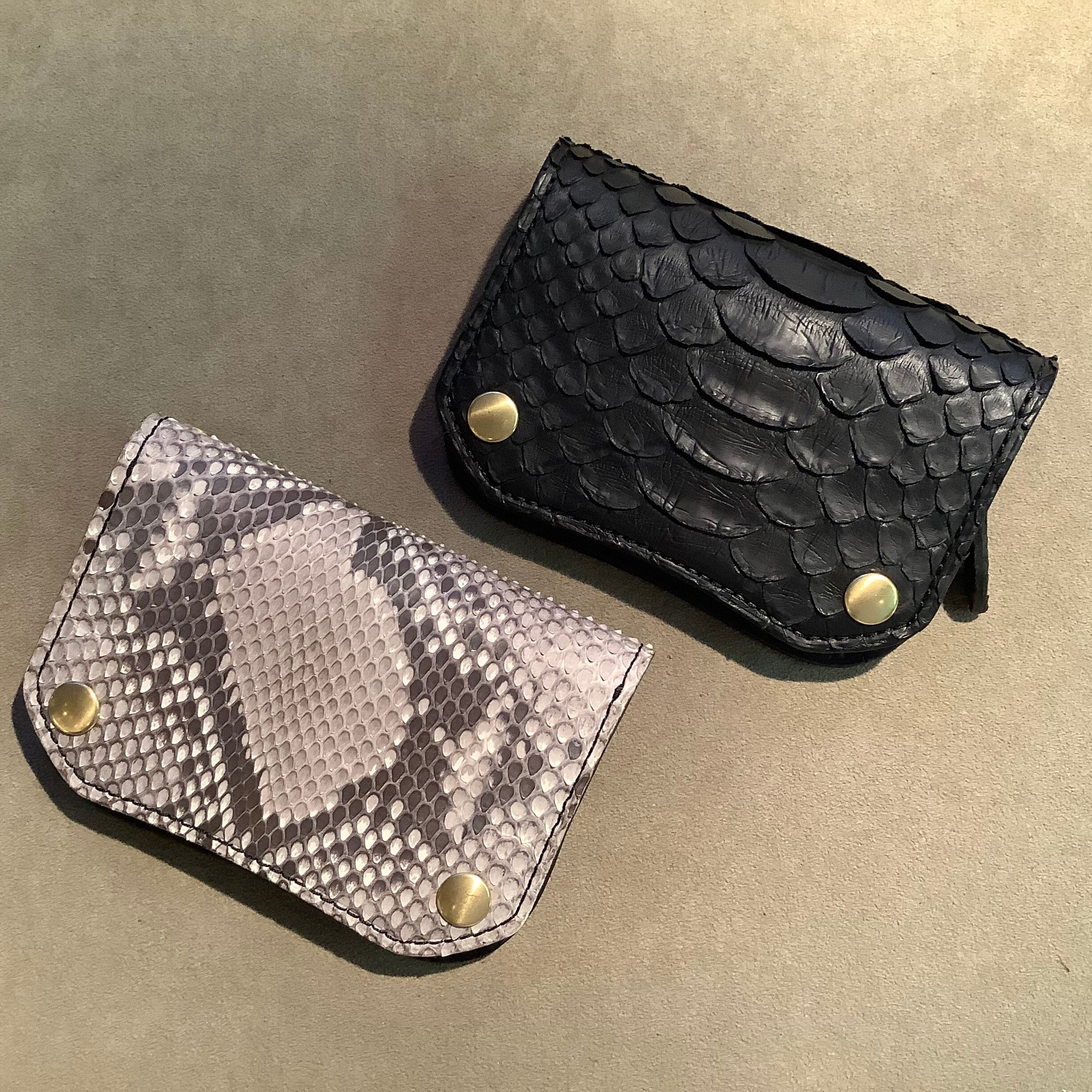 小物 unknown Python leather tracker wallet img_ed3cd56c186abad46f6c74ce3f