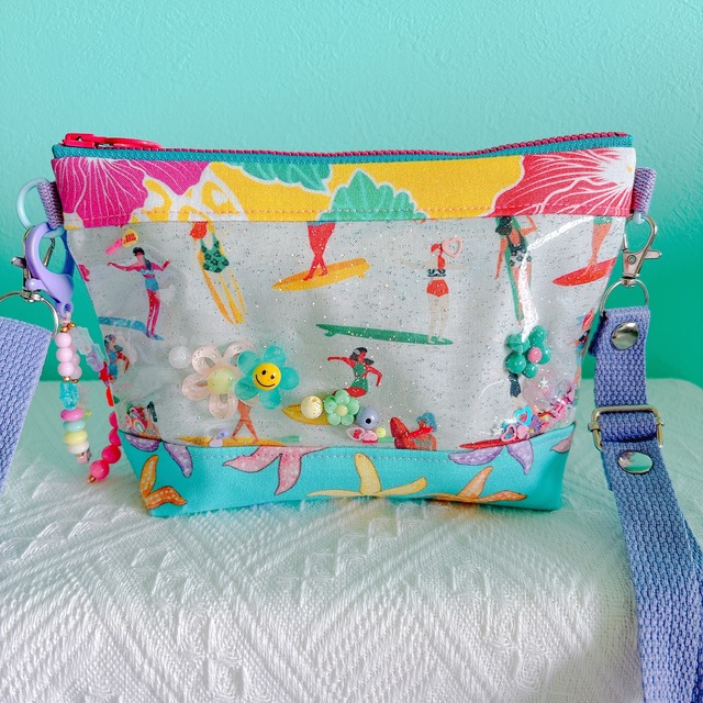 シャカシャカショルダーバック ーサーファーガールー