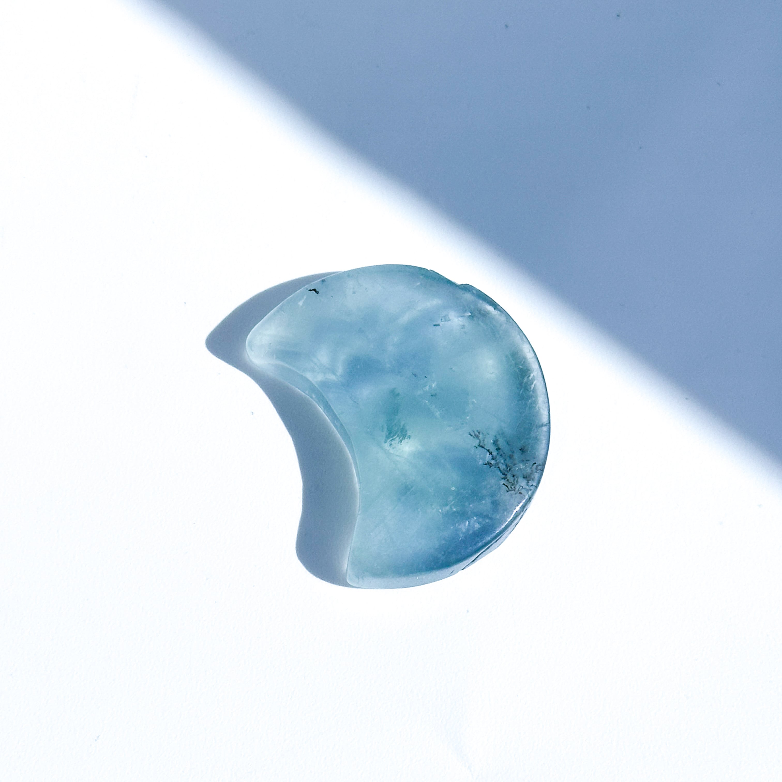 日光フローライト ブルーフローライト 三日月14◇ Fluorite ◇天然石・鉱物