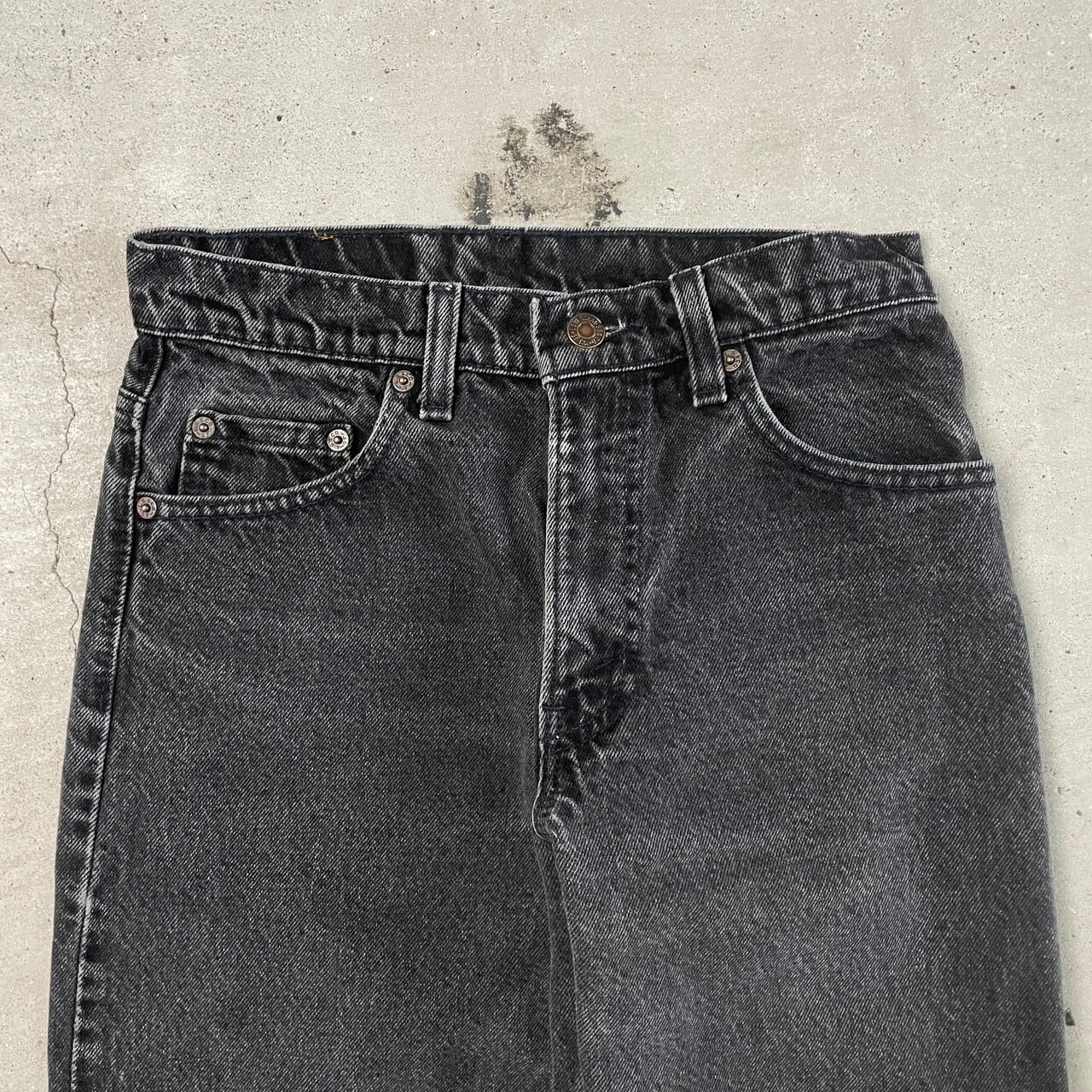 90年代 Levi's リーバイス 550 ブラックデニムパンツ メンズW29 古着 90s テーパード ヴィンテージ VINTAGE 後染め フェードブラック 黒色 90年代 Levi's リーバイス 550 ブラックデニムパンツ メンズW29 古着