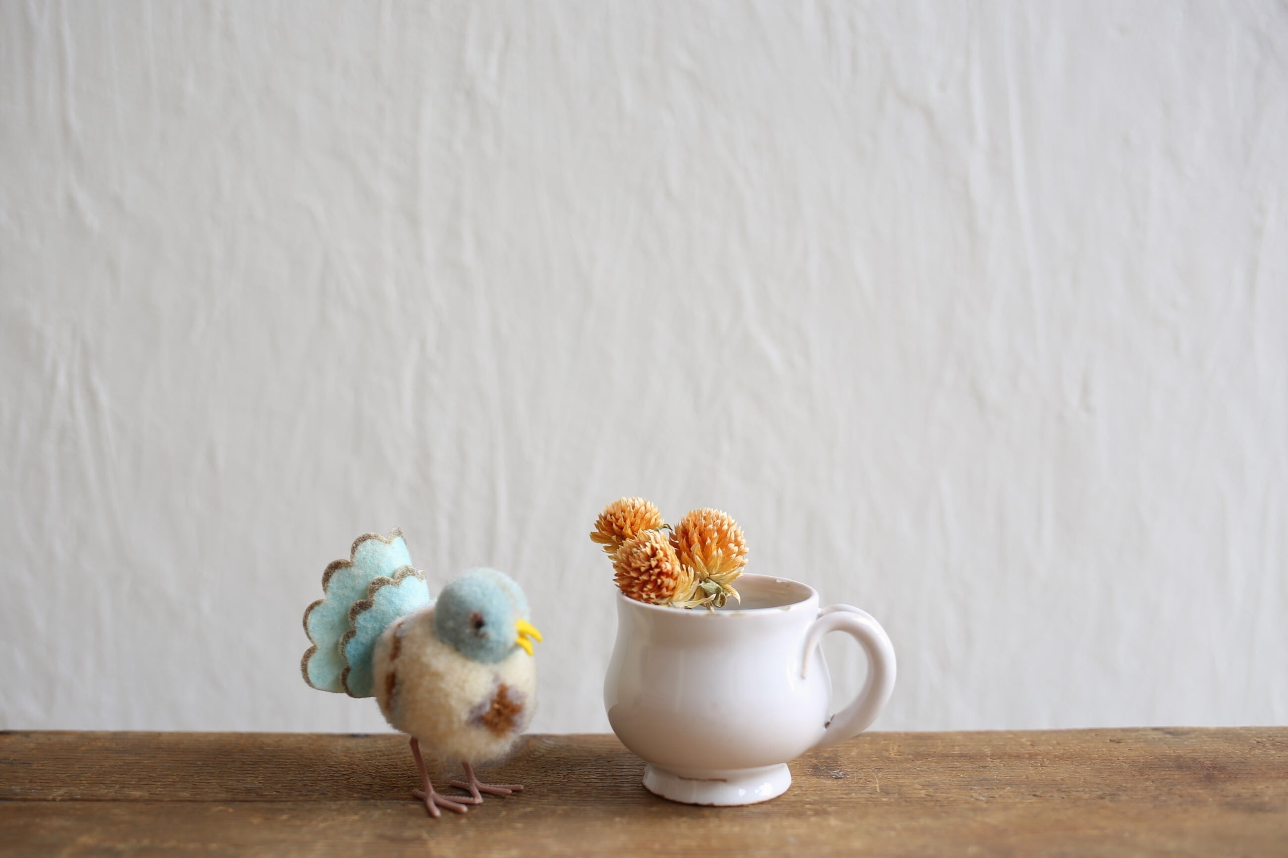 フランス アンティーク ムスティエ 二重の持ち手が美しい小さな白釉のカップ N-05554