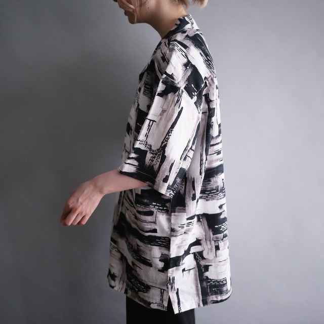 monotone art pattern loose h/s shirt