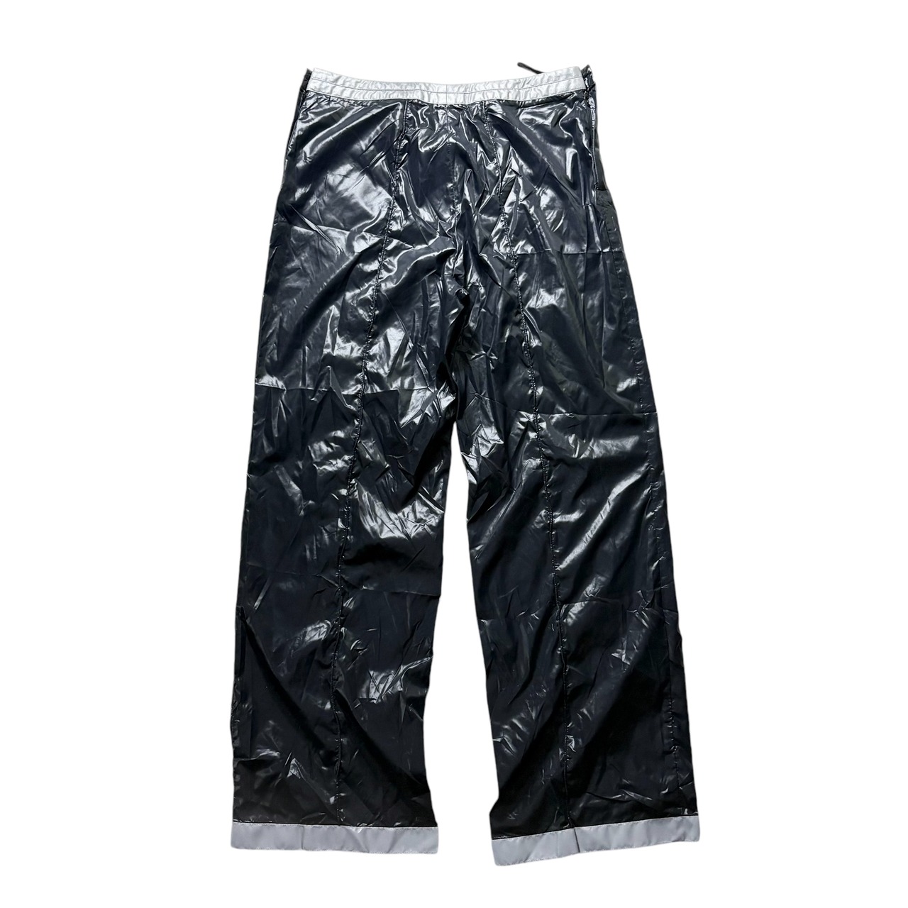 1999’s CHANEL nylon no sleeves set-up with reflector