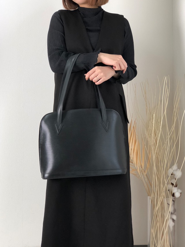 LOUIS VUITTON ルイヴィトン リュサック エピ ハンドバッグ ブラック LVロゴ レザー トートバッグ vintage ヴィンテージ オールド khy8p2