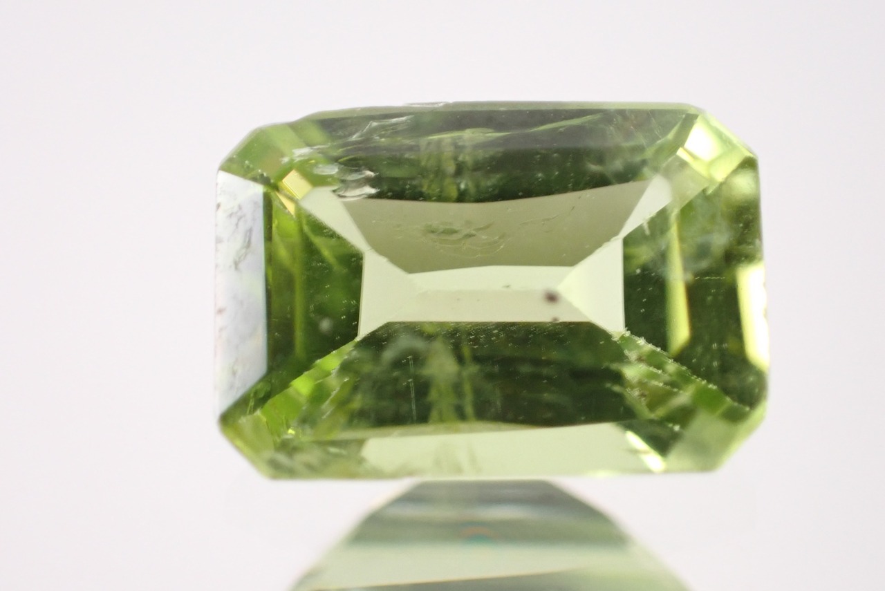 ペリドット　0.96ct　[C5‐459]