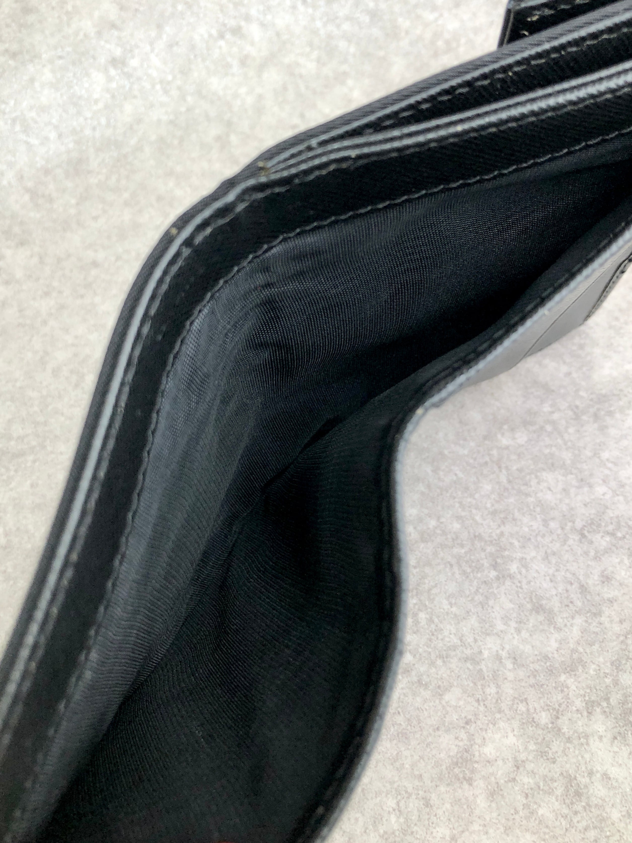 PRADA プラダ トライアングルロゴ 財布 ブラック ナイロン