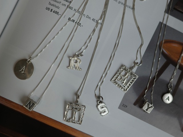 〈vintage〉initial design necklace