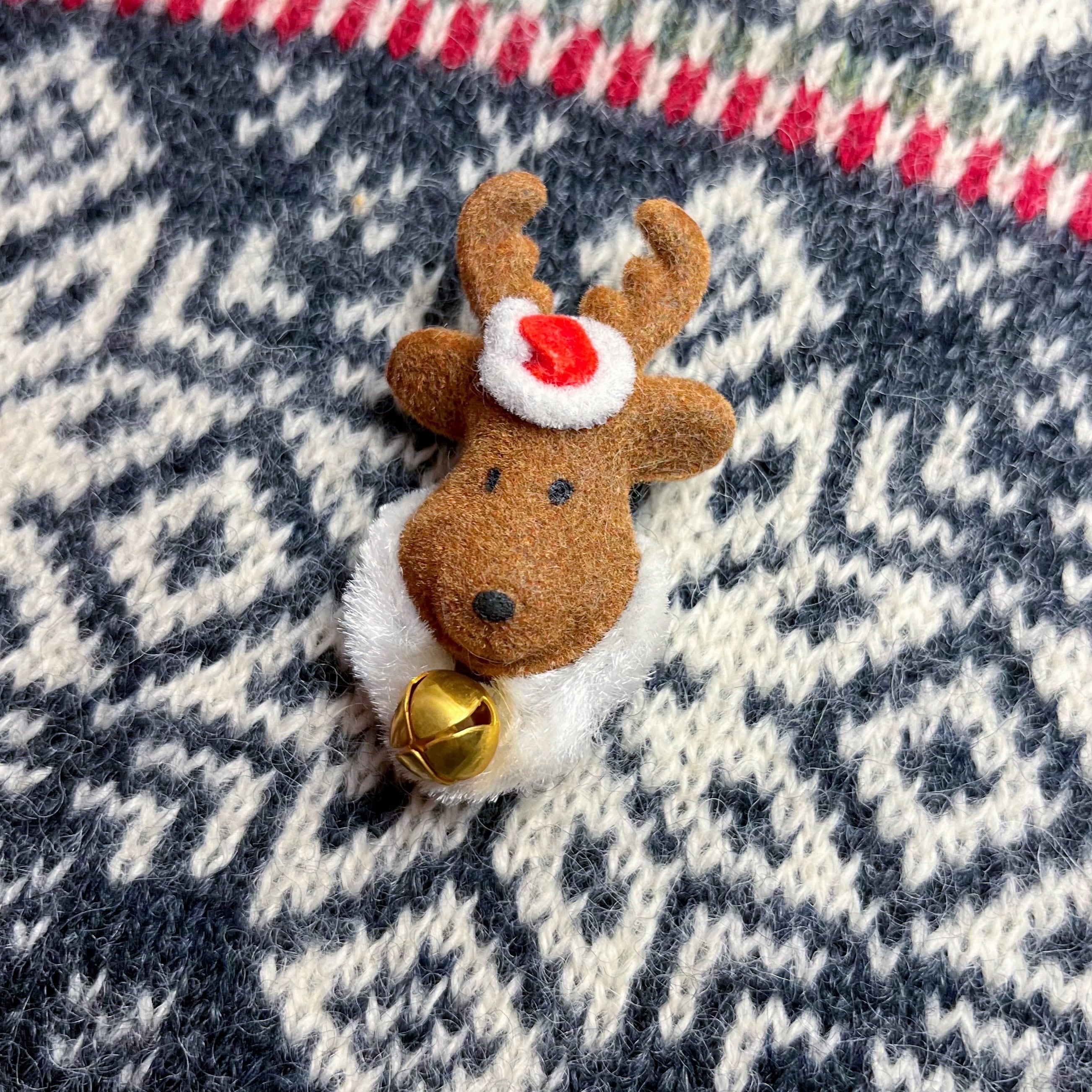 christmas reindeer brooch