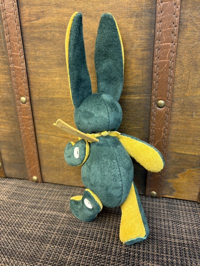 【ピッグスウェード】のベルラビ★マイスターの手作り「ベルズラビット」グリーン×イエロー系　写真の1点販売です