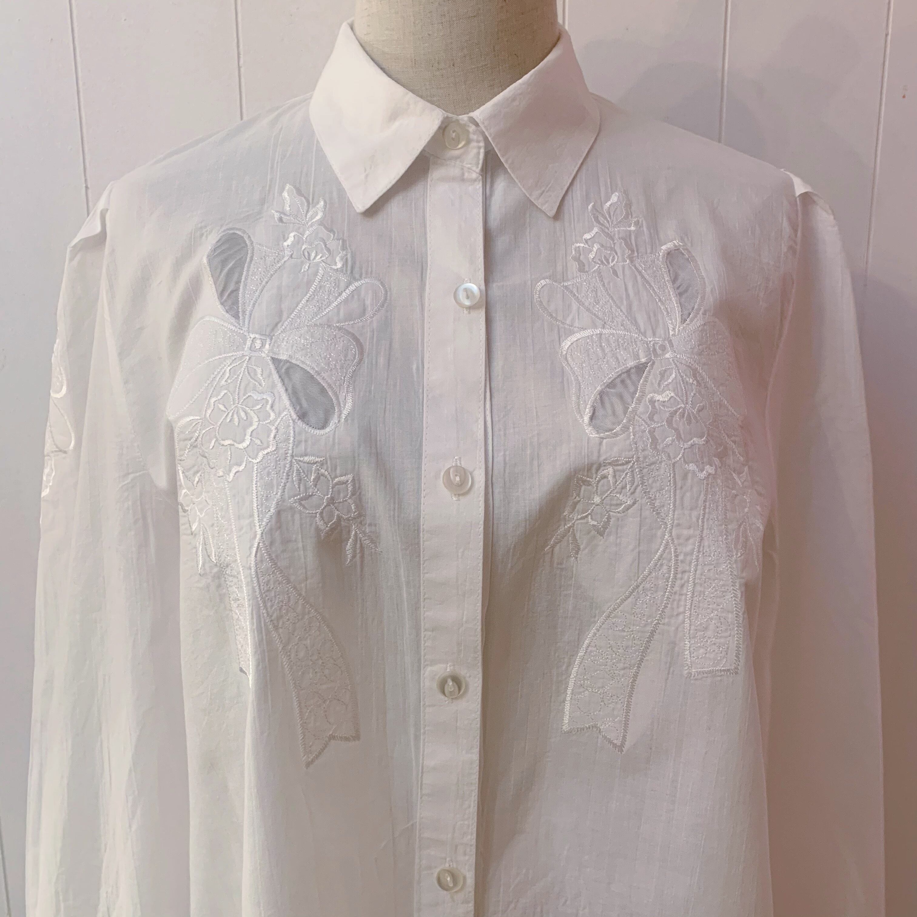 white ribbon flower embroidery blouse