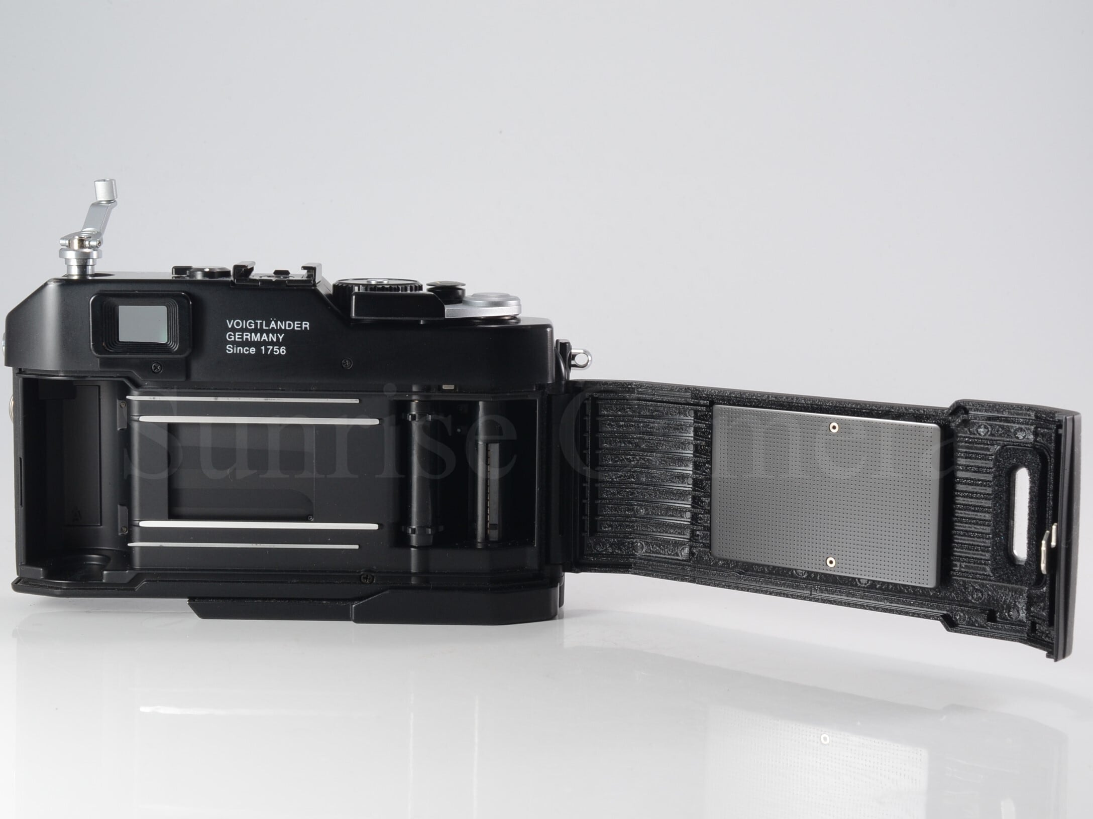 Voigtlander BESSA R ブラック /Color skopar 35mm F2.5 MC サイド