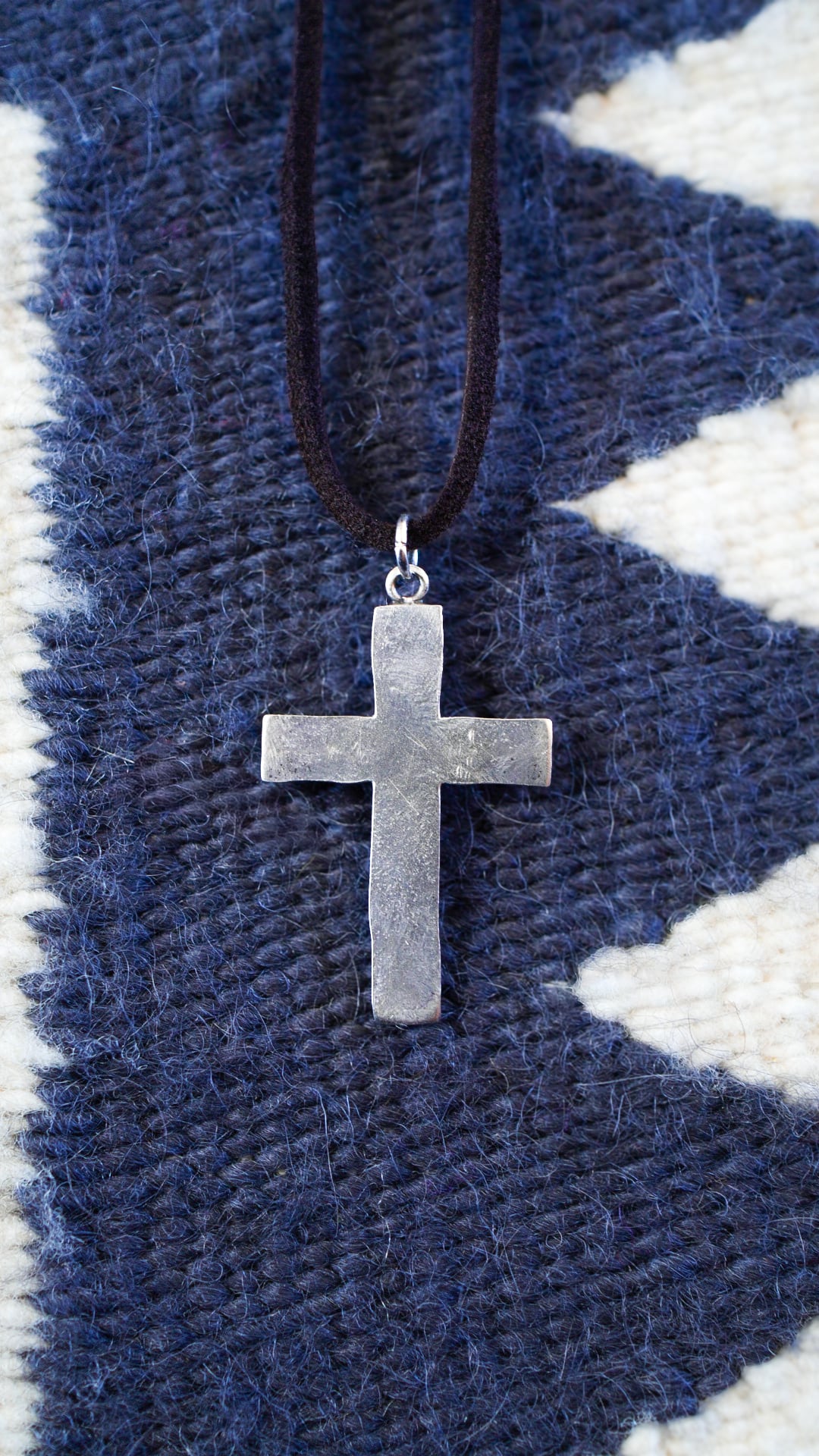 ナバホ族クロスペンダント（シルバー、ターコイズ付き） INDIAN JEWELRY NAVAJO族 TURQUOISE CROSS NECKLACE/ナバホ族