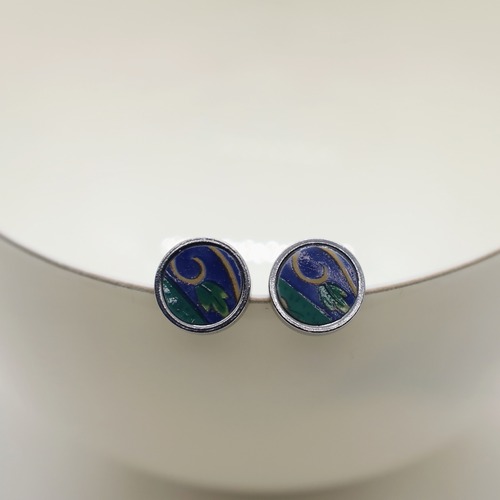 Stud earrings14
