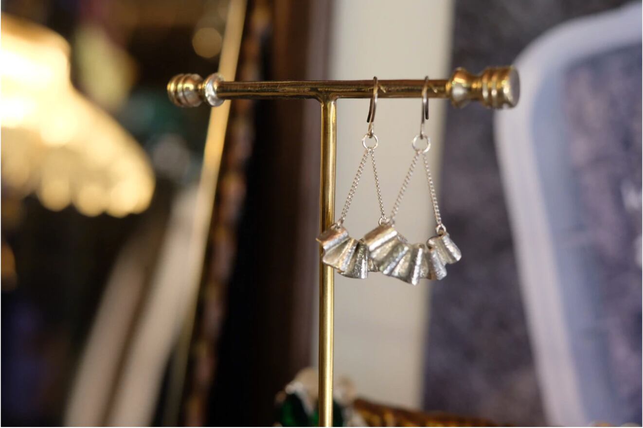 錫 ドレープ 揺れるピアス / イヤリング ｜ 大寺幸八郎商店・KOHACHIRO