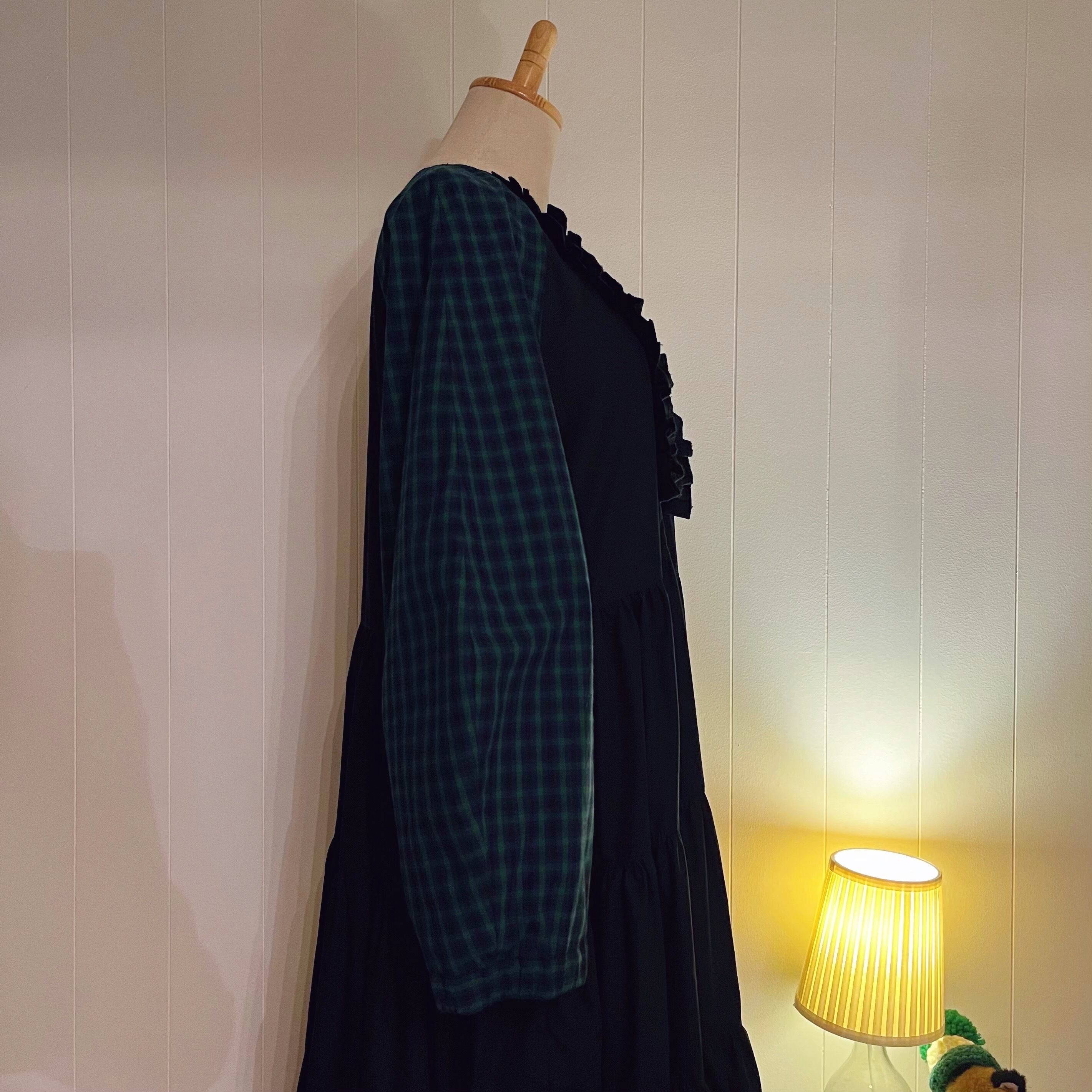 original / black × green check raglan sleeve one-piece