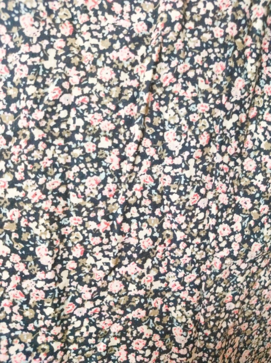 小花柄 ノースリーブワンピース 4L ブラック KAE-4819 | DOLUCK PRODUCE