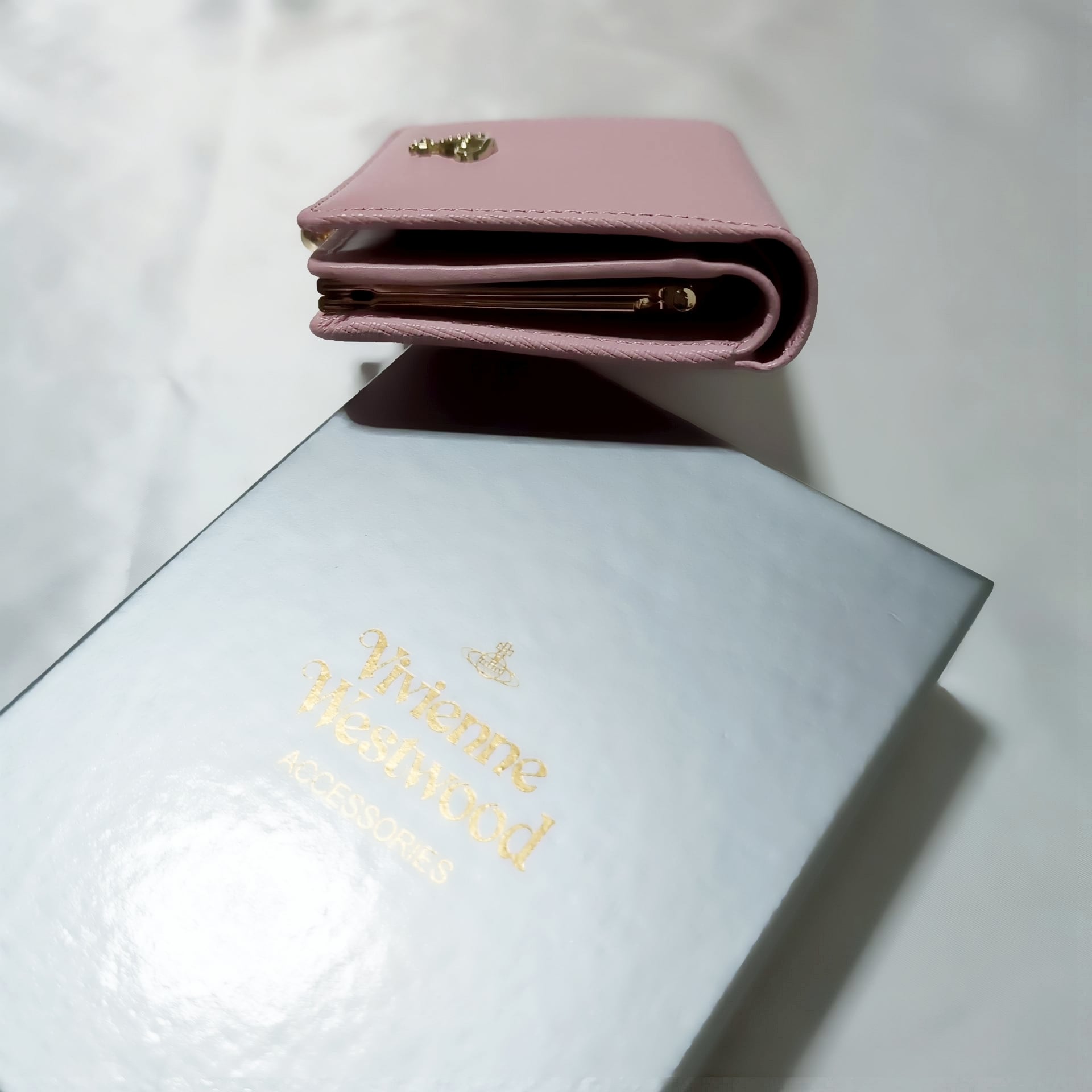 ♡限定♡ヴィヴィアンウエストウッド 二つ折り財布 がま口 ピンク オーブ 希少 Vivienne Westwood ヴィヴィアンウエストウッド がま口 二つ折り財布