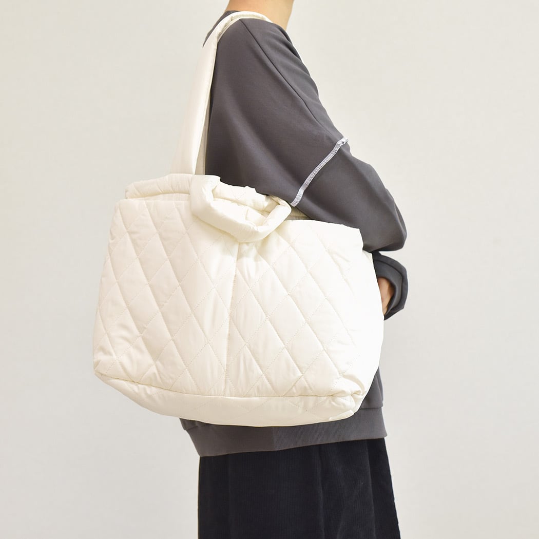 ZARA キルティング加工入りトートバッグ 2way 大容量 zara キルティングトートバッグ【新品未使用】 - メルカリ