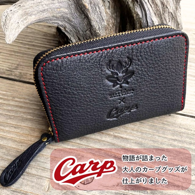 【広島ジビエレザー×カープコラボグッズ】物語の詰まった大人のラウンドファスナーミニ財布2026Ver.｜広島産鹿革BLACK｜広島東洋カープ公式ライセンスグッズ