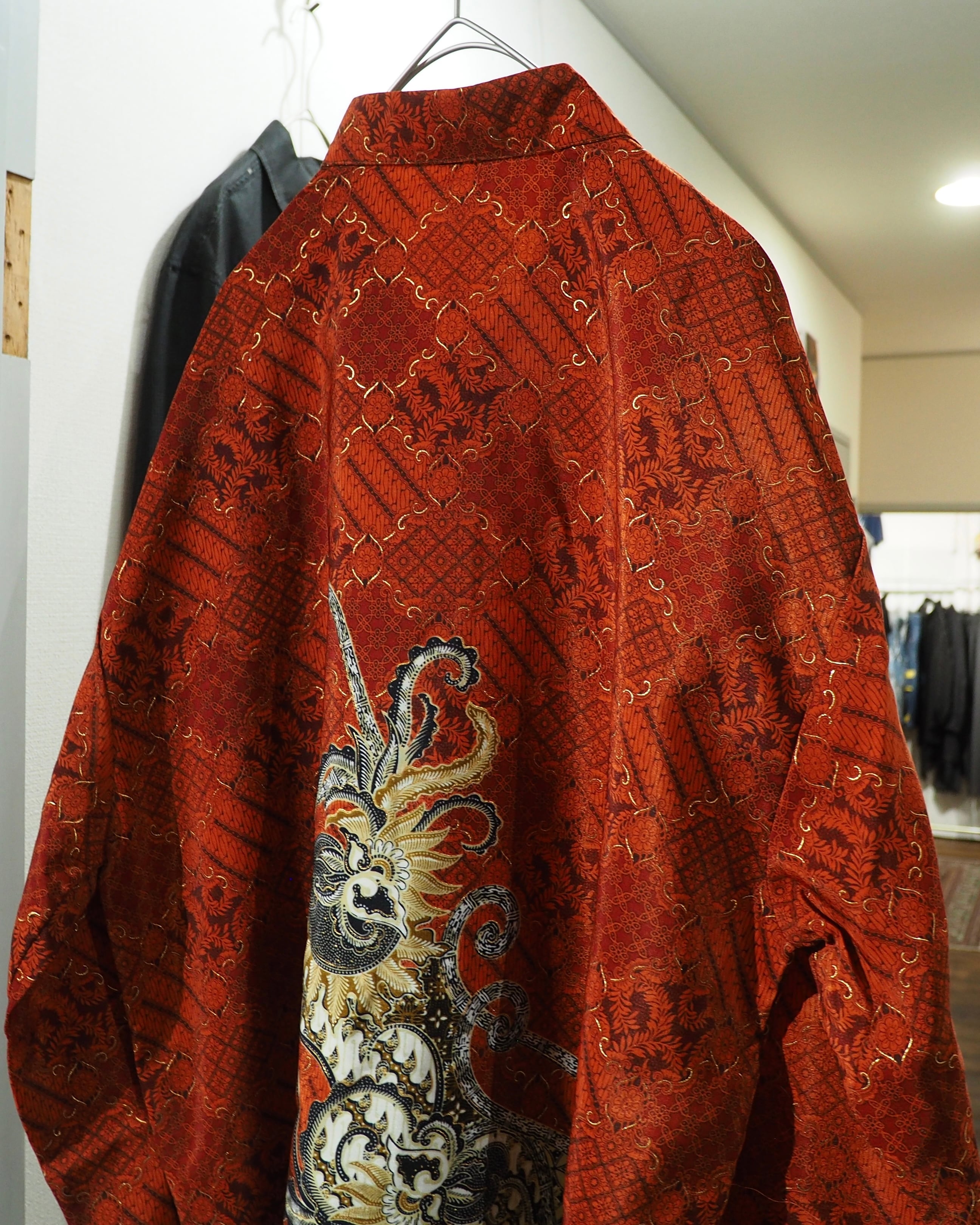 " 絢爛 " Beautiful Oriental Batik Flower Pattern Vintage Drape Loose Shirt