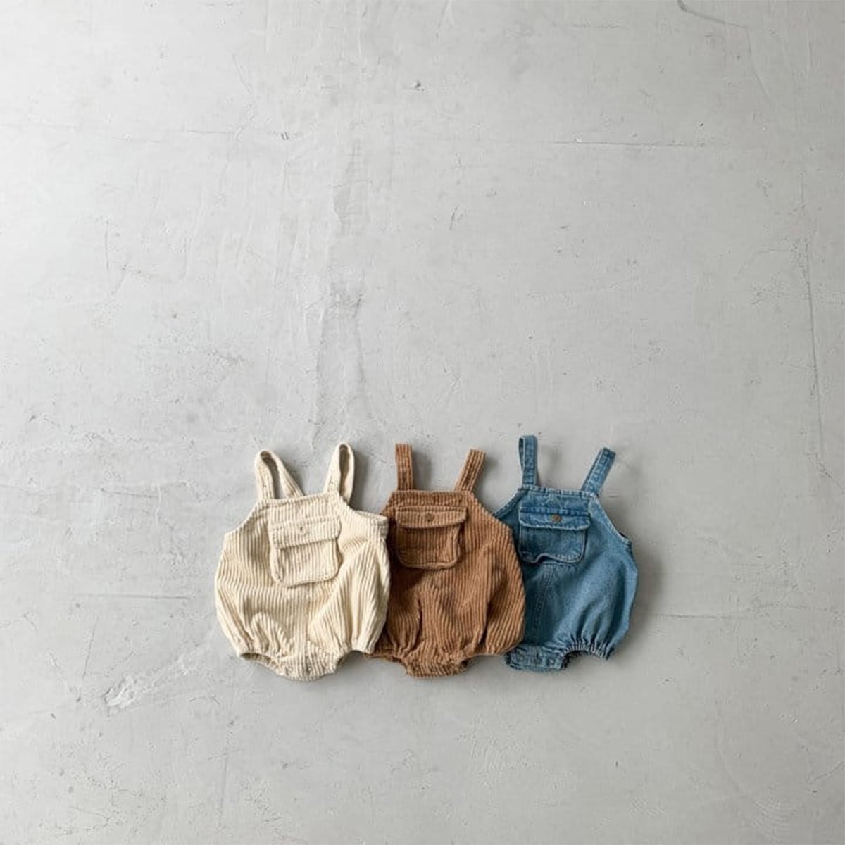 【BABY】可愛いデニム無地サロペッロンパース