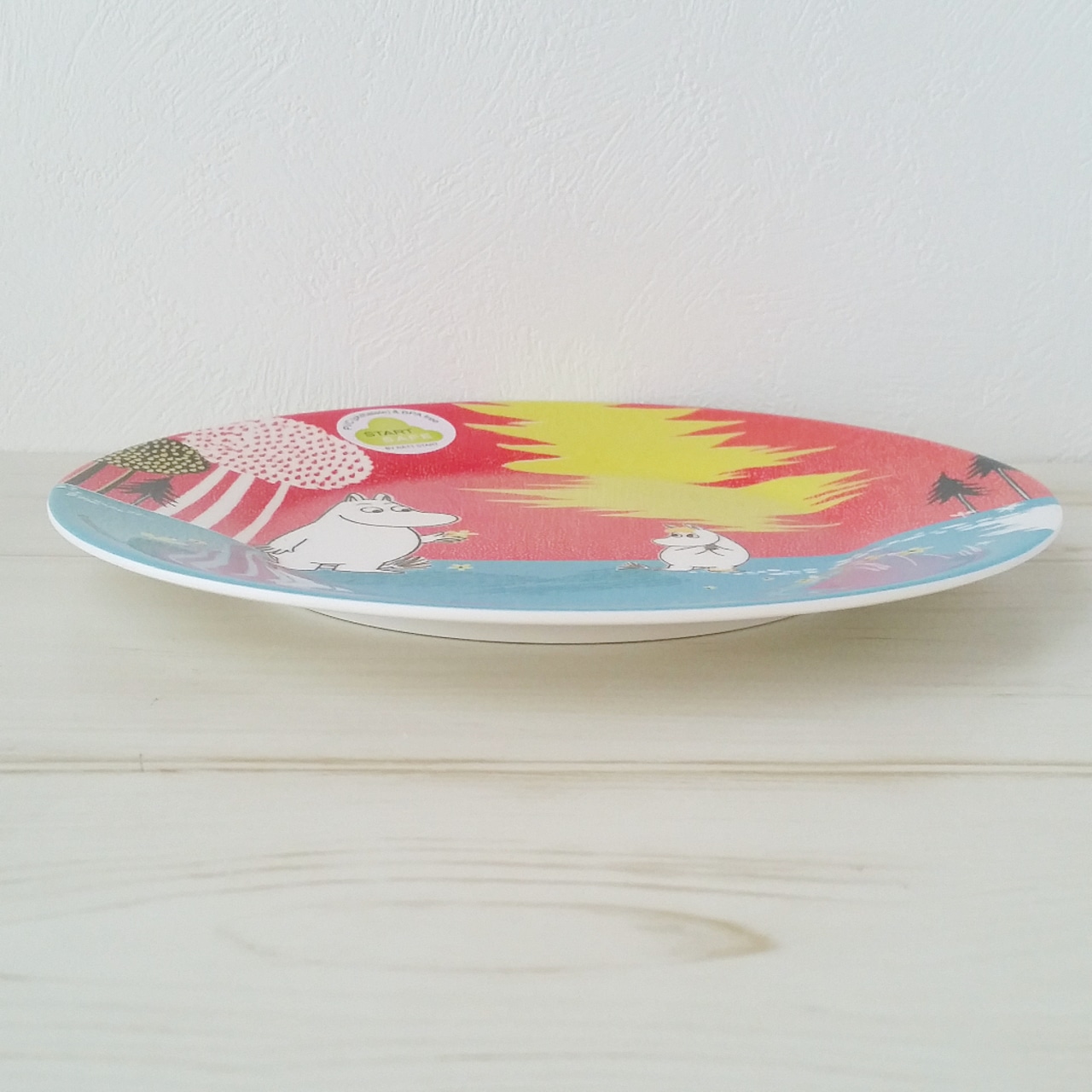 新品　fromスウェーデン　ムーミン　 メラミンプレート  レッド 新品fromスウェーデンムーミン メラミンプレート レッド