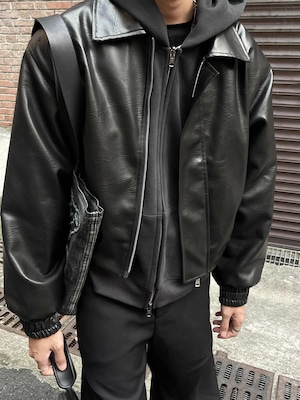 ブラックレザーショルダーレザージャケット