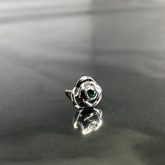 ROSE STUD with EMERALD / ローズピアス・エメラルド