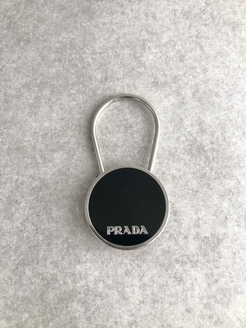 PRADA プラダ キーホルダー ブラック ロゴ ラウンド vintage ヴィンテージ オールド 427pmu