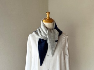 純カシミヤリバーシブルトライアングルスカーフ+リング　オートミール/杢ネイビー/Dグレー