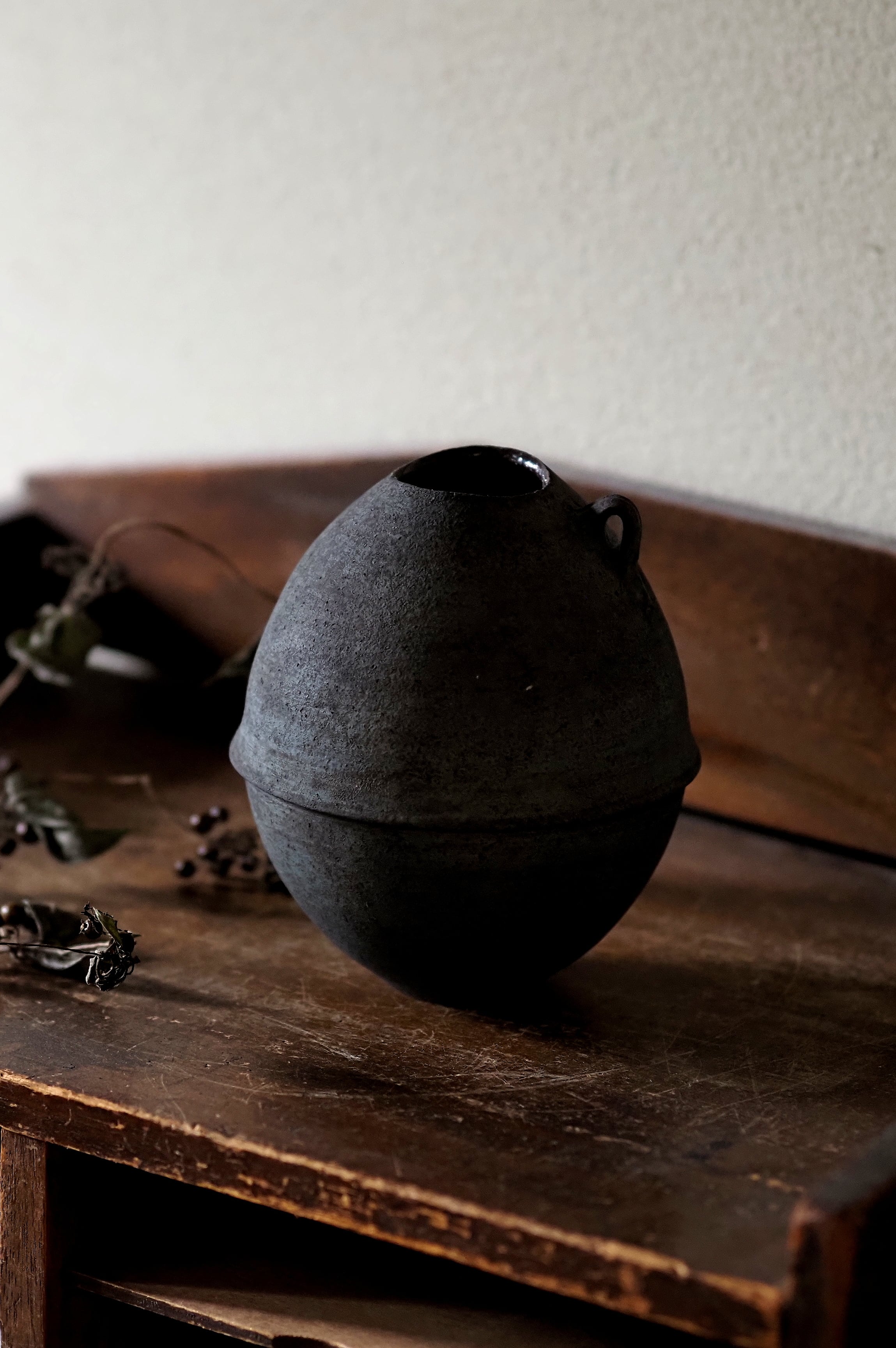 伊藤環　錆銀彩　ハンドルベース 伊藤環 | 陶屋なづな 伊藤環 錆銀彩 ハンドルベース