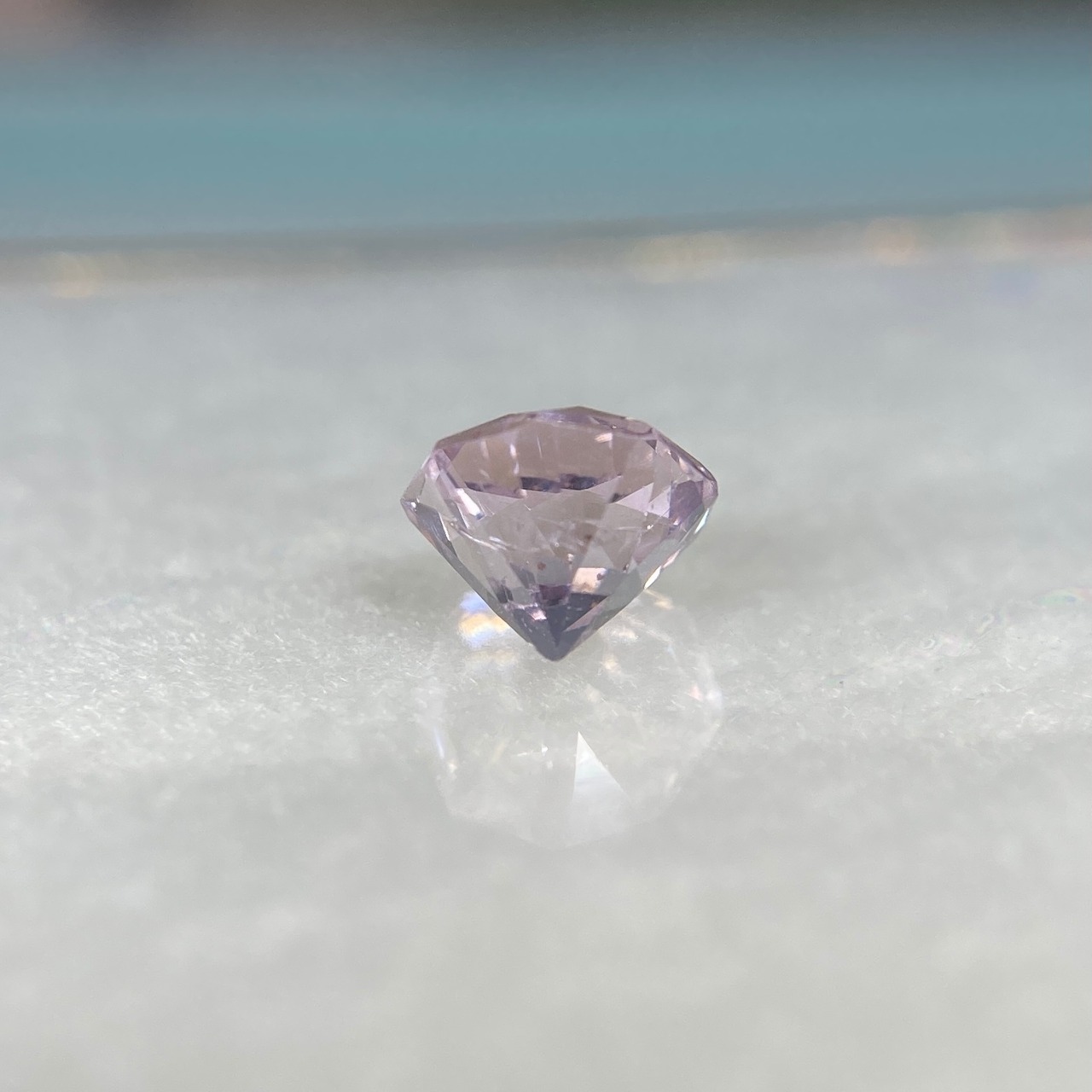 お花みたいなスピネル 訳あってお買い得  約5.0mm*4.1mmmm r-0399