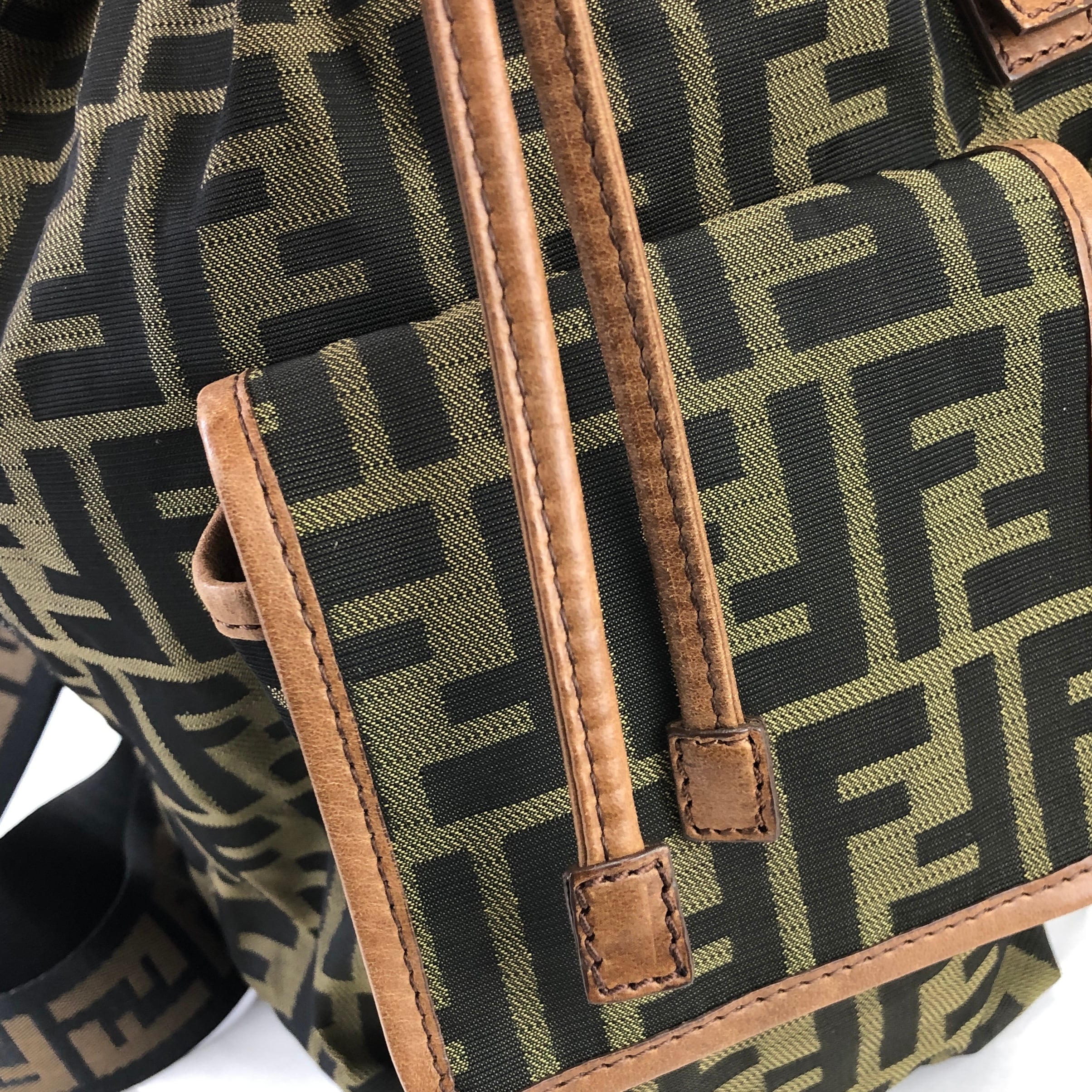 FENDI フェンディ ズッカ ジャガード×レザー パイピング バック FENDI フェンディ ズッカ ジャガード×レザー パイピング バック