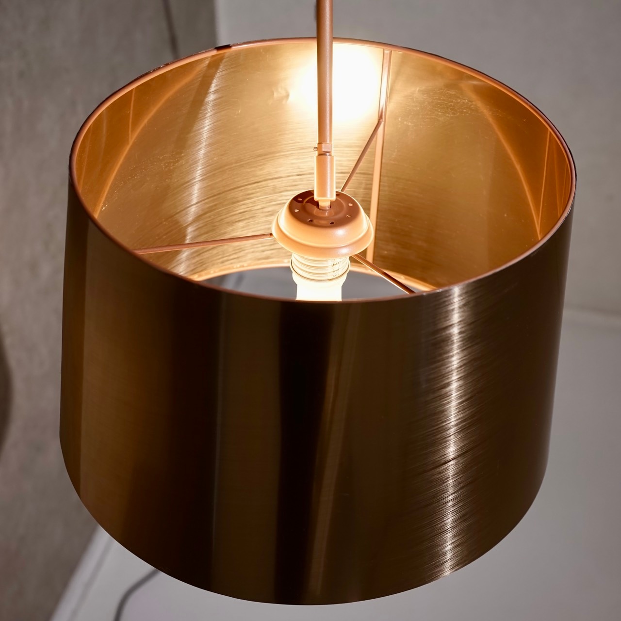 BoConcept ボーコンセプト KUTA クタ フロアランプ フロアスタンド フロア照明 間接照明 モダン ホテルライク ラグジュアリー