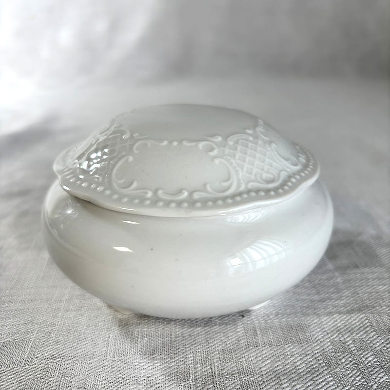 ボンボニエール Veritable Porcelaine 白磁 白無地 陶器小物入れ