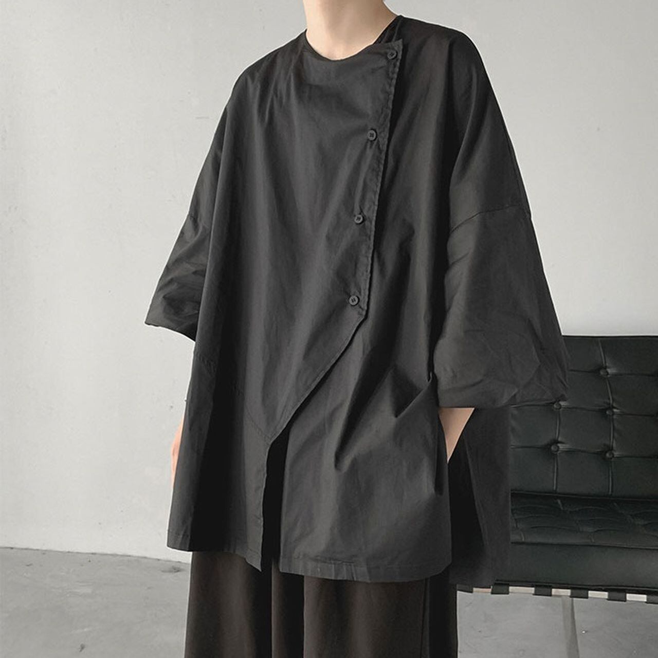 Dolman-sleeve shirt with side slits and three-quarter length sleeves(MT1645)