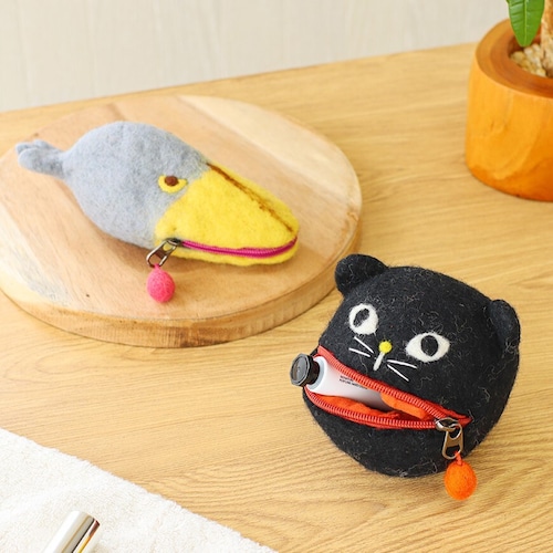 フェルトフェイスポーチ