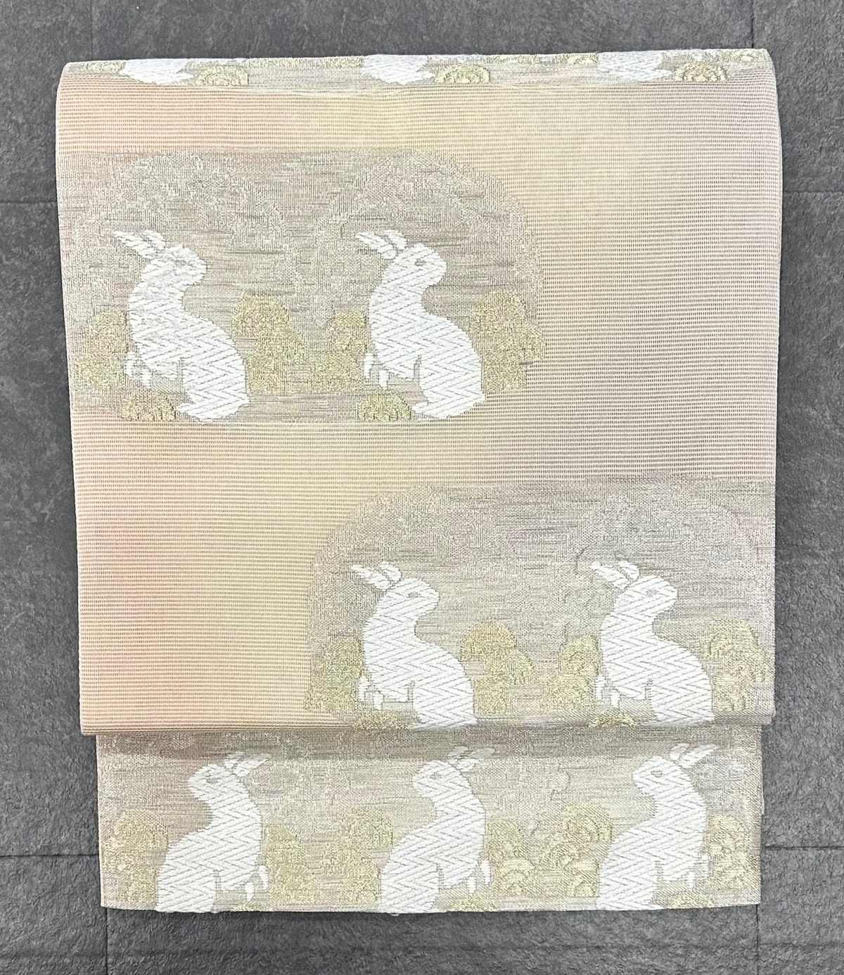 夏帯 袋帯 紗 薄い水柿色～鳥の子色～白茶色のグラデーション うさぎと 