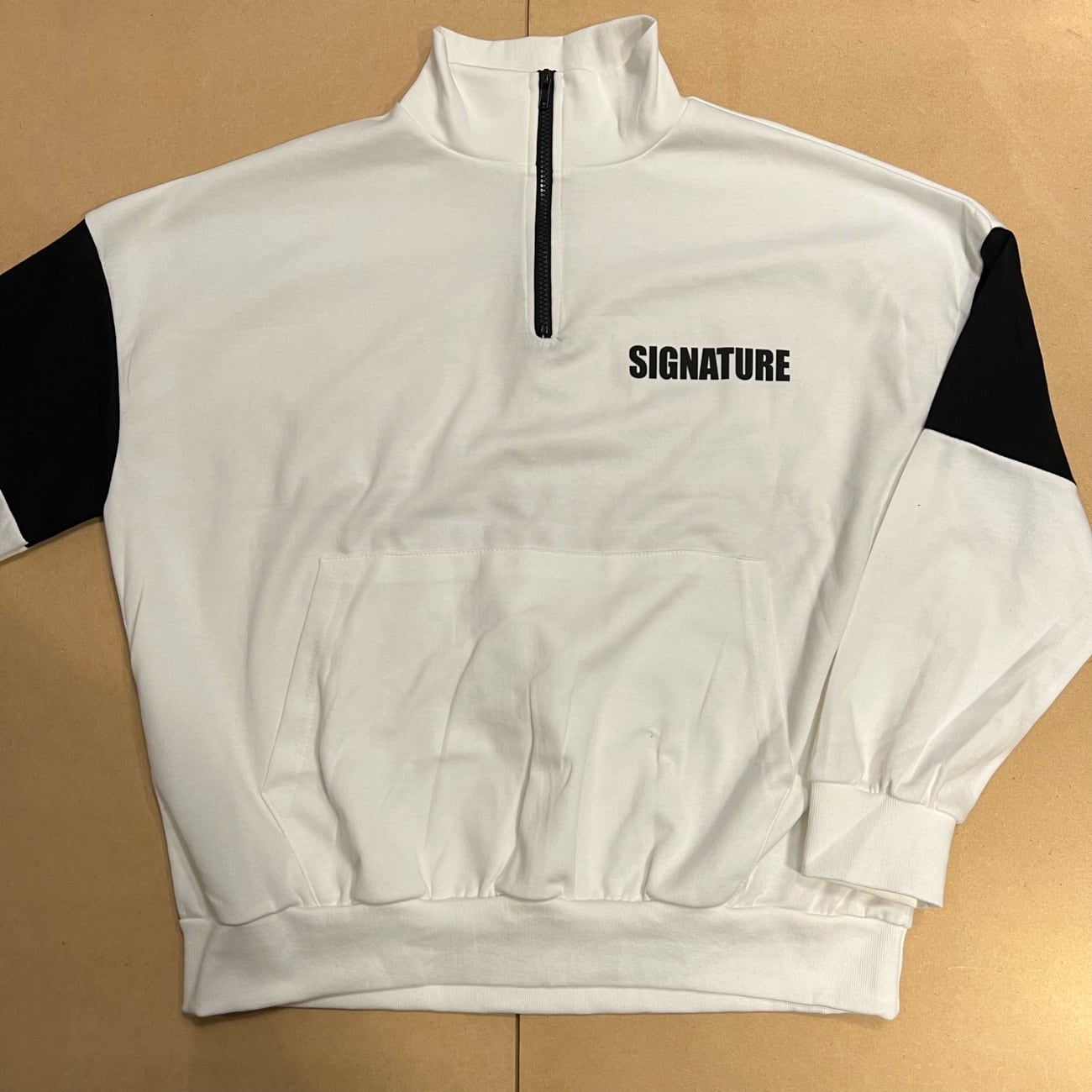 221887-1】Signature color scheme switching half zip sweatshirt
