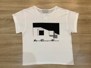 Monochro box ( 白黒の箱 ) ロールアップ Tシャツ オフホワイト